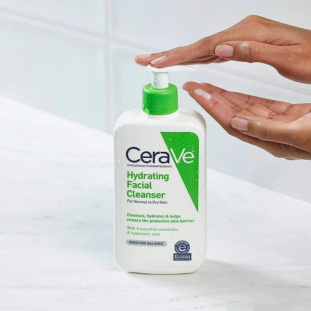 Gentle hydrating cleanser for dry and sensitive skin barrier support